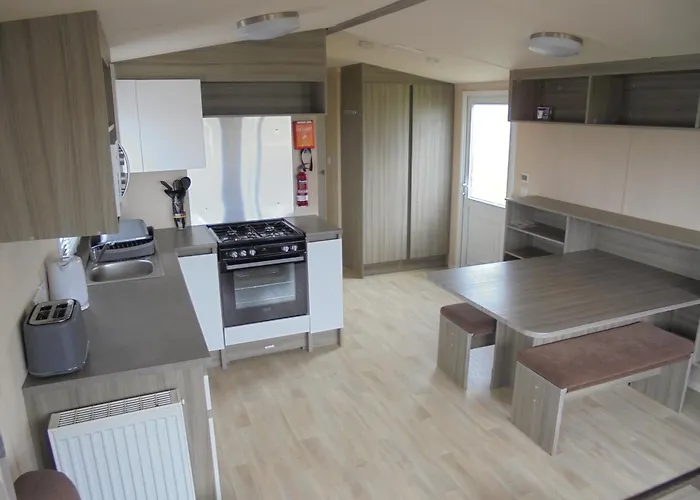 Kingfisher : Soleil:- 6 Berth, Central Heated, Close To Site Entrance