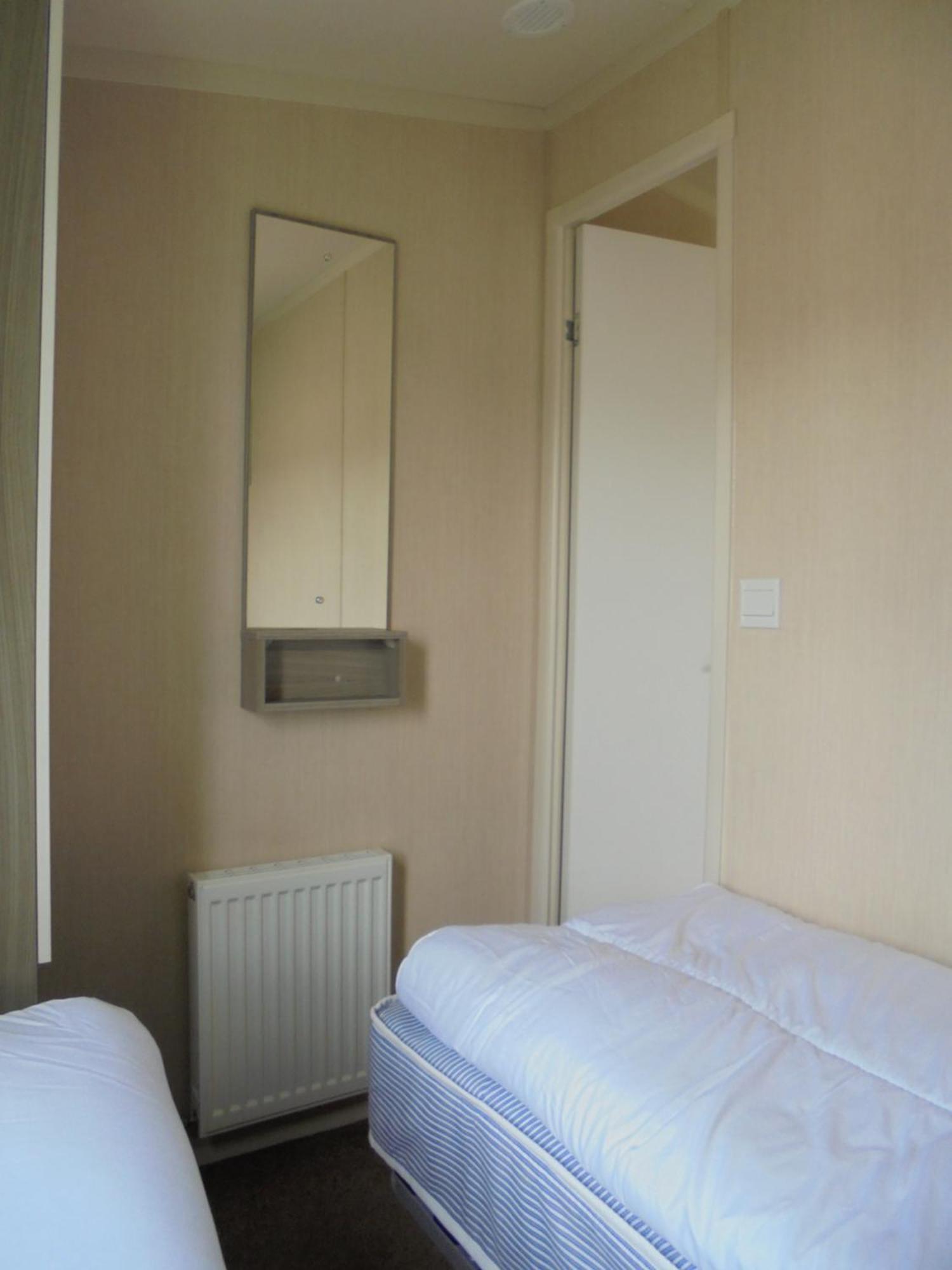 Kingfisher : Soleil:- 6 Berth, Heated, Close To Site Entrance Apartment Ingoldmells