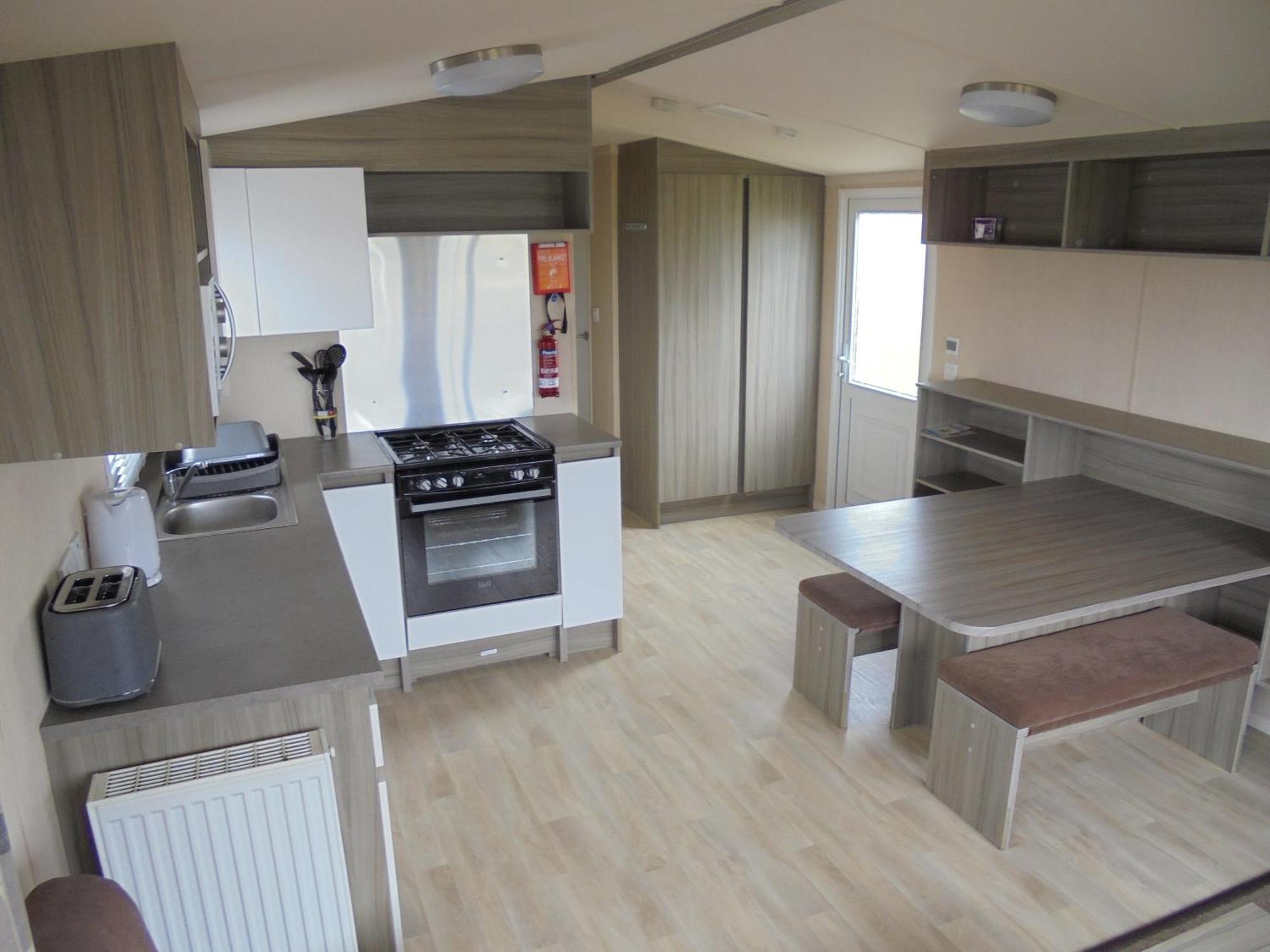 Kingfisher : Soleil:- 6 Berth, Heated, Close To Site Entrance Apartment Ingoldmells